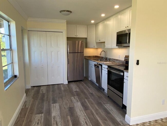 Foto del edificio - 6368 Sunnybrook Blvd