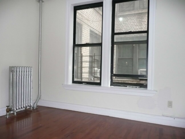 Foto del edificio - 232 Sherman Ave