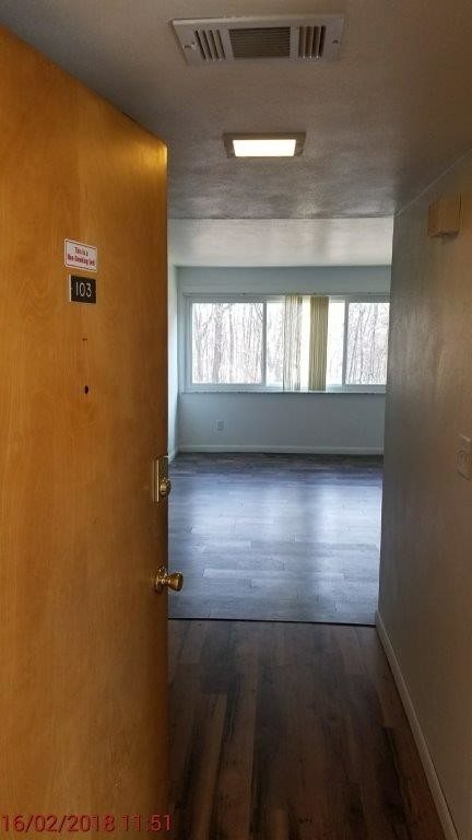 Foto principal - 1226 E Maywood Ave