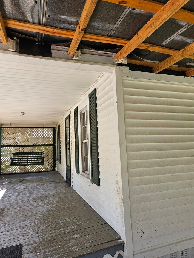 Building Photo - 122 Pine St