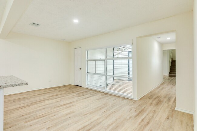 Foto del edificio - 408 Gardenia St