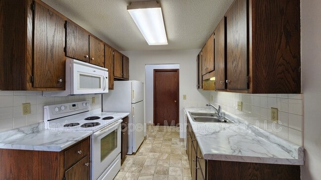 Building Photo - 507 11th St S