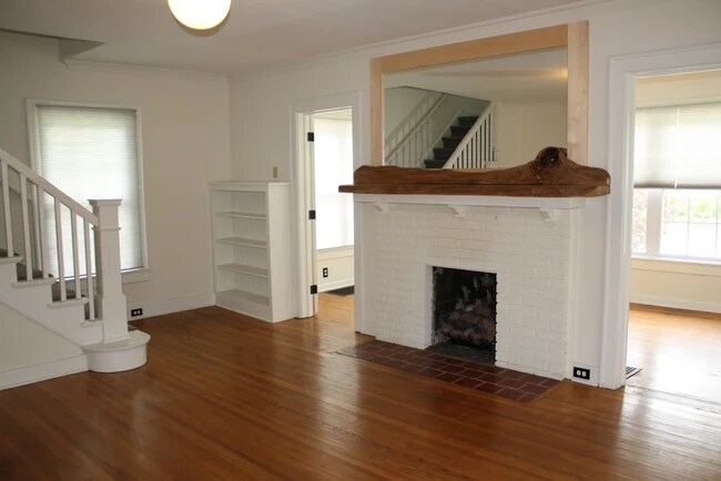 Foto del edificio - 1006 E 1st St