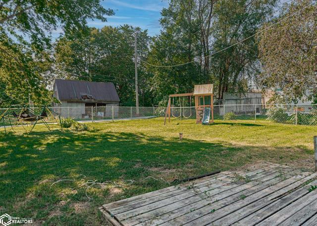 Building Photo - 612 Main St