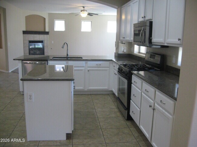 Foto del edificio - 12616 W Blackstone Ln
