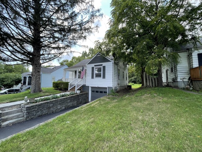 Building Photo - 7347 Clovernook Ave
