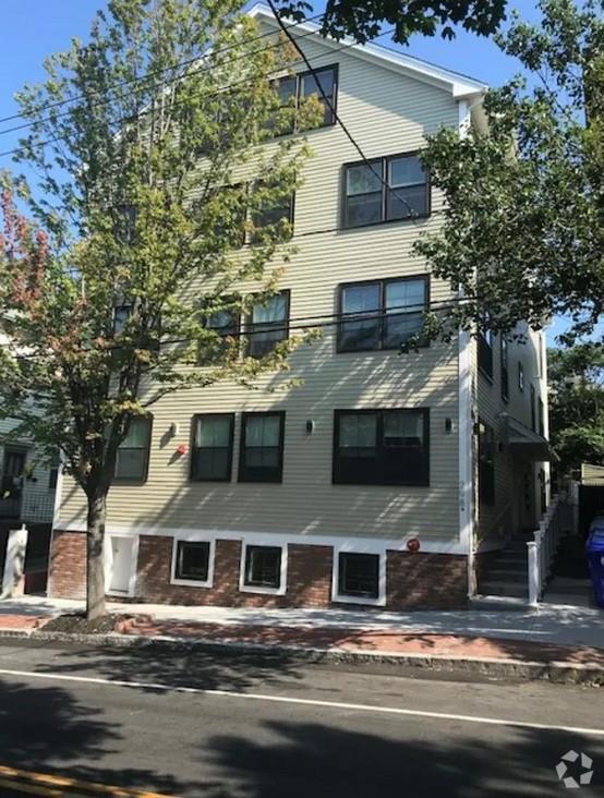 Building Photo - 298 Wickenden St