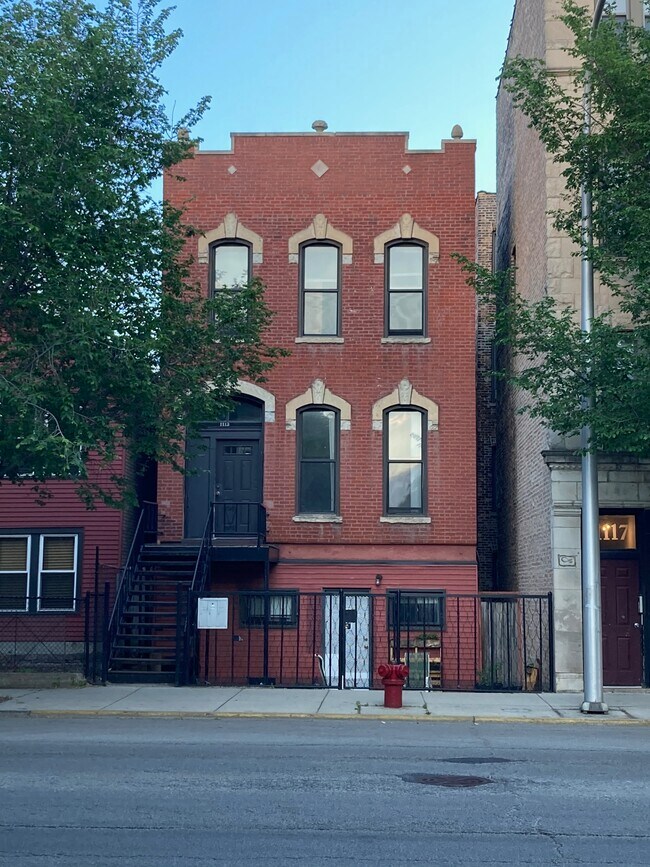 Building Photo - 1113 S Racine Ave