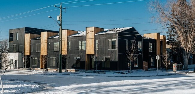 Photo du bâtiment - Altadore Multi-family Townhome Units