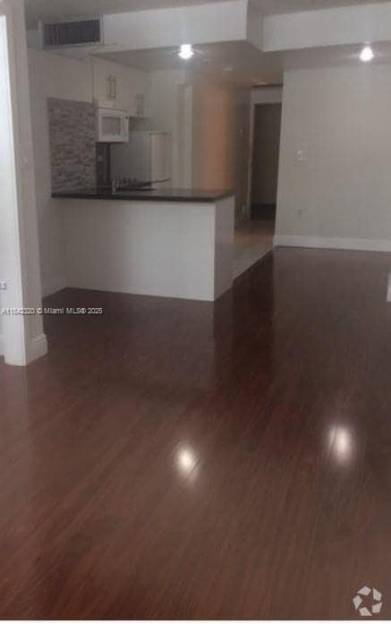 Building Photo - 999 Brickell Bay Dr