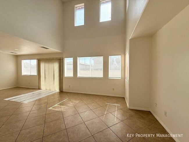 Foto del edificio - 990 Cantabria Heights Ave