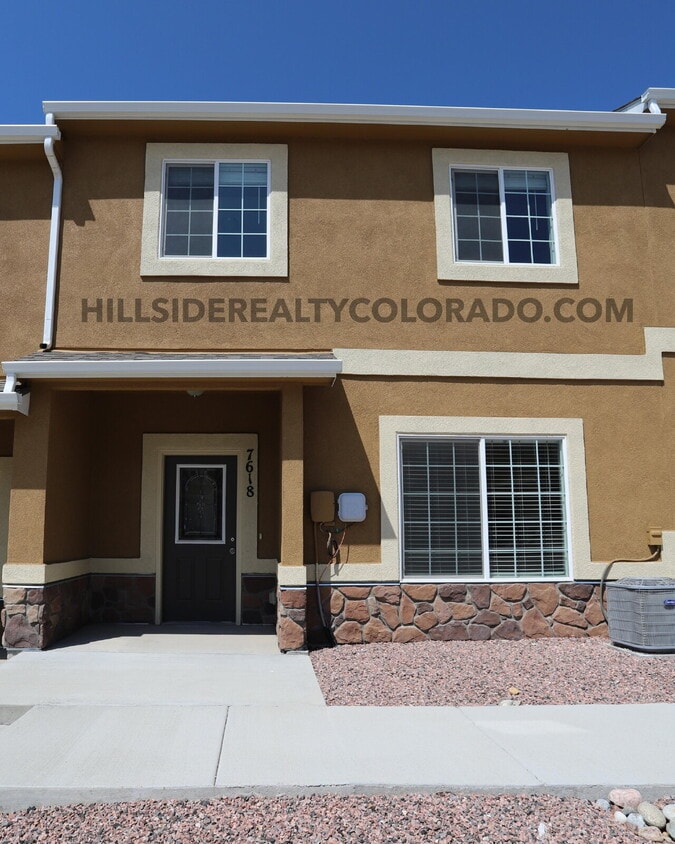 Primary Photo - Welcome Home to Comfort & Convenience!
