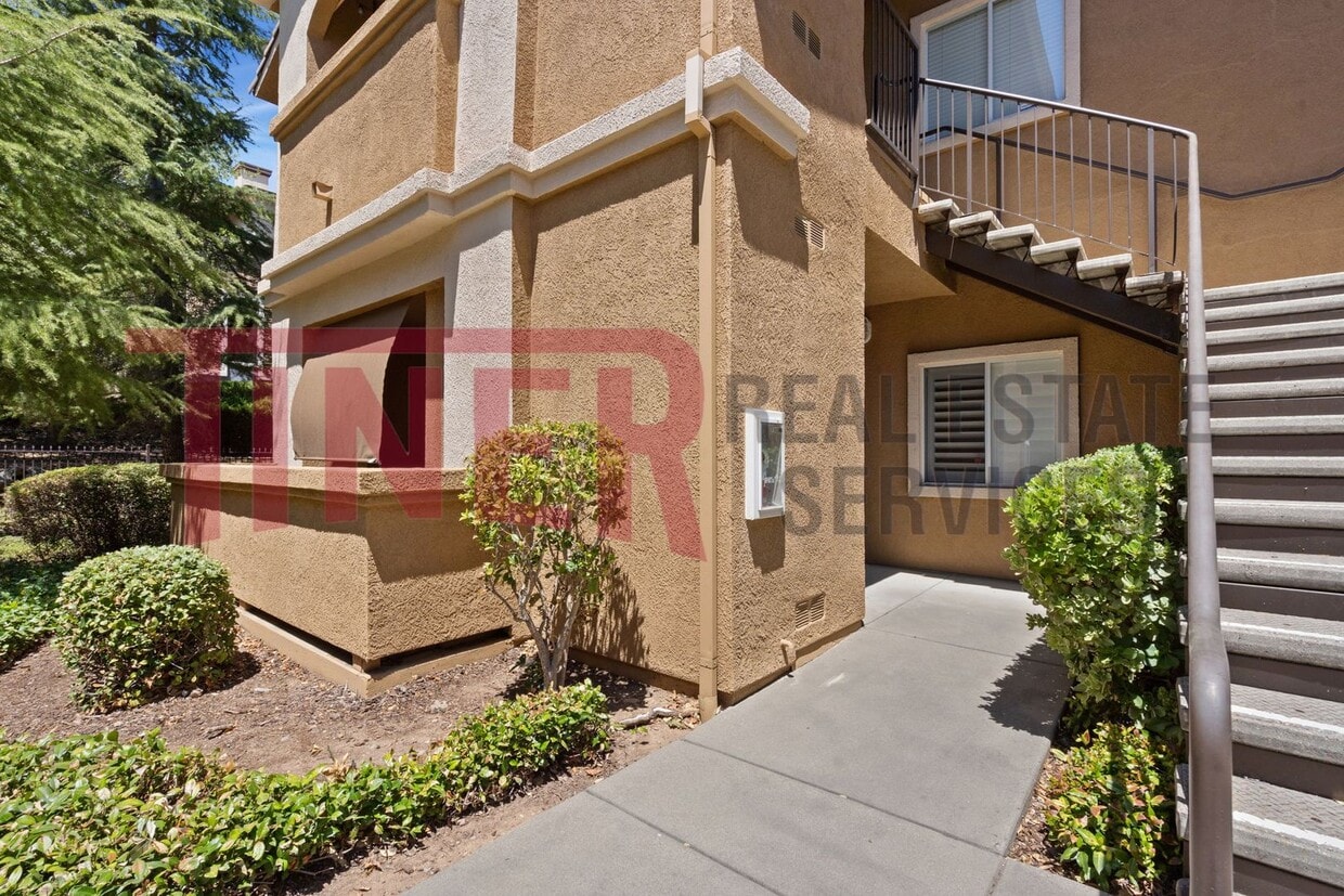 501 Gibson Dr Unit 1014, Roseville, CA 95678 Room for Rent in