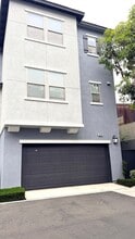 Building Photo - 1876 N Orizaba Ave