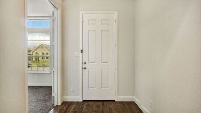 Building Photo - Beautifully Crafted 3-2-2 2019 Build in Sa...