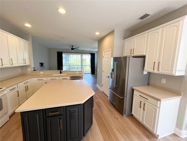 Foto del edificio - 1129 Venetian Harbor Dr NE