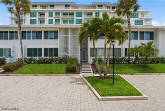 Building Photo - 1065 Gulf Shore Blvd N
