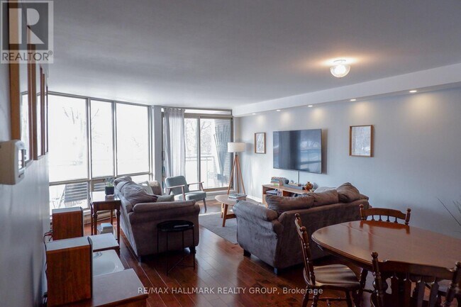 Building Photo - 30 Charlevoix St.