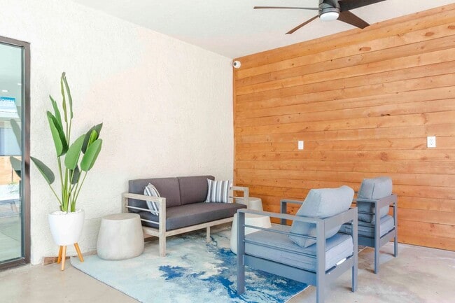 Interior Photo - Tallows at Peoria