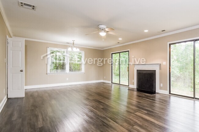 Building Photo - 245 Guinevere Ct