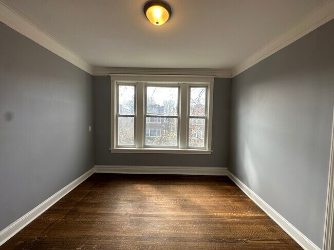 Foto del edificio - 1504 E 74th Pl