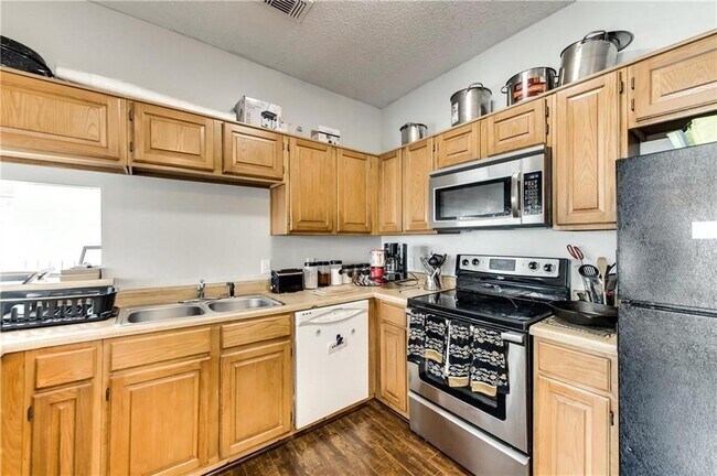 Foto del edificio - 7151 Gaston Ave