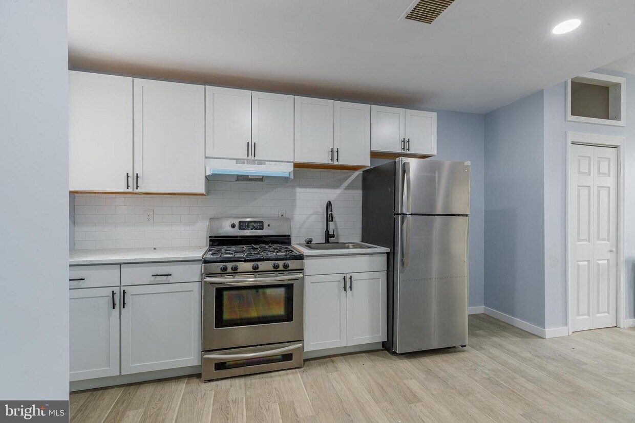 5436 Chestnut St Unit B, Philadelphia, PA 19139 Room for Rent in