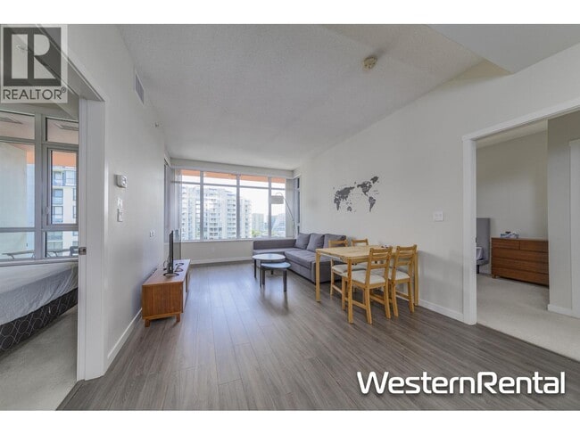 Photo du bâtiment - 7338-7338 Gollner Ave