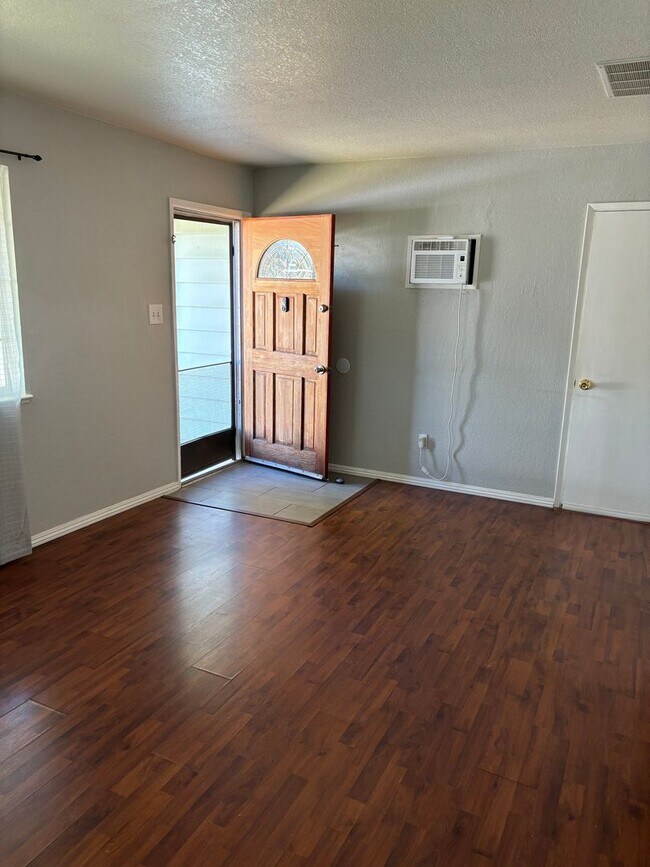 Building Photo - 2 B/R 1 BA House in Wheatland AVAILABLE NOW