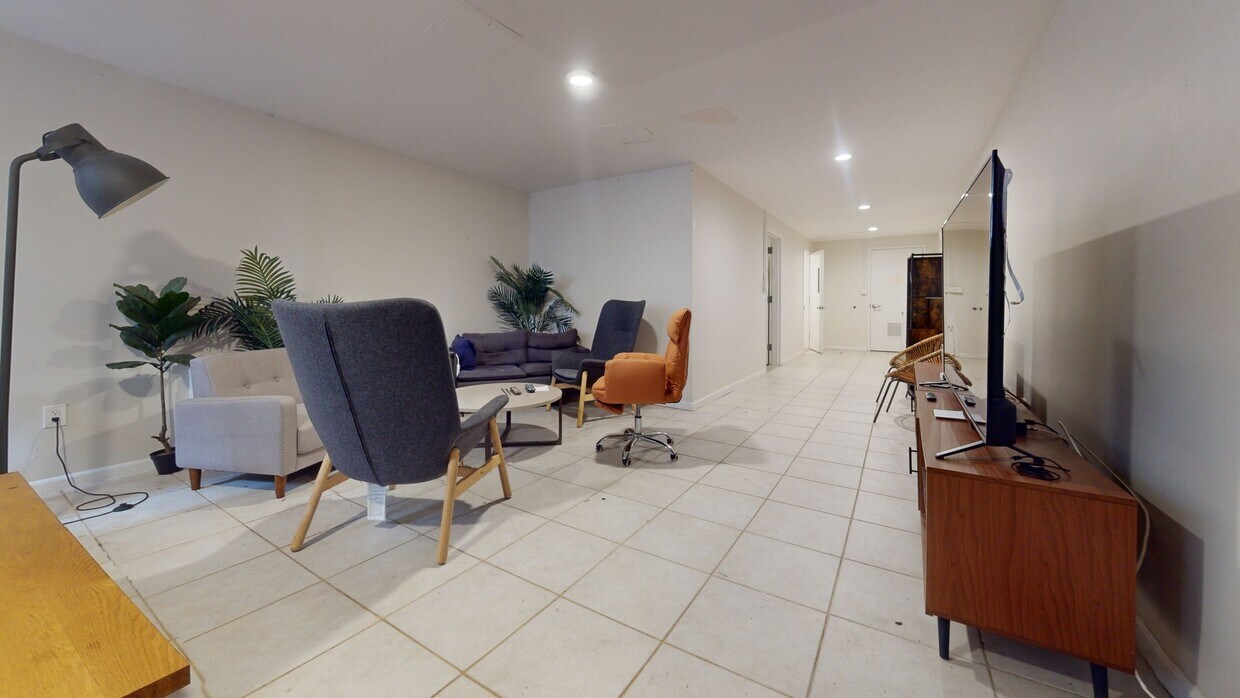 Photo - Room in Shared 5 bed/2 bath home in West Harlem