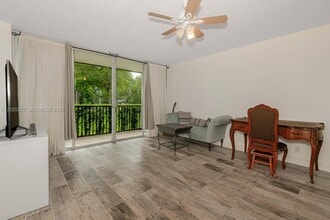 Building Photo - 3401 N Country Club Dr