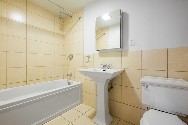 Foto del edificio - 339 E 12th St