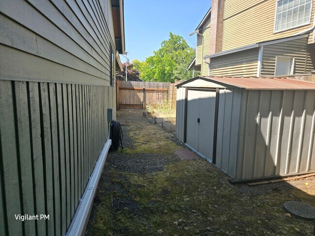 Building Photo - 2601 SE 150th Ave