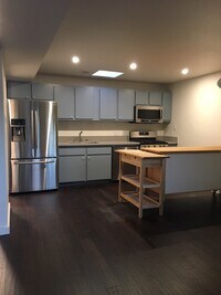 Super cute 2/2 (COMPLETELY UPGRADED)!!  Please read entire ad for showings!