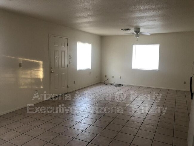 Foto del edificio - 4538 E Lester St