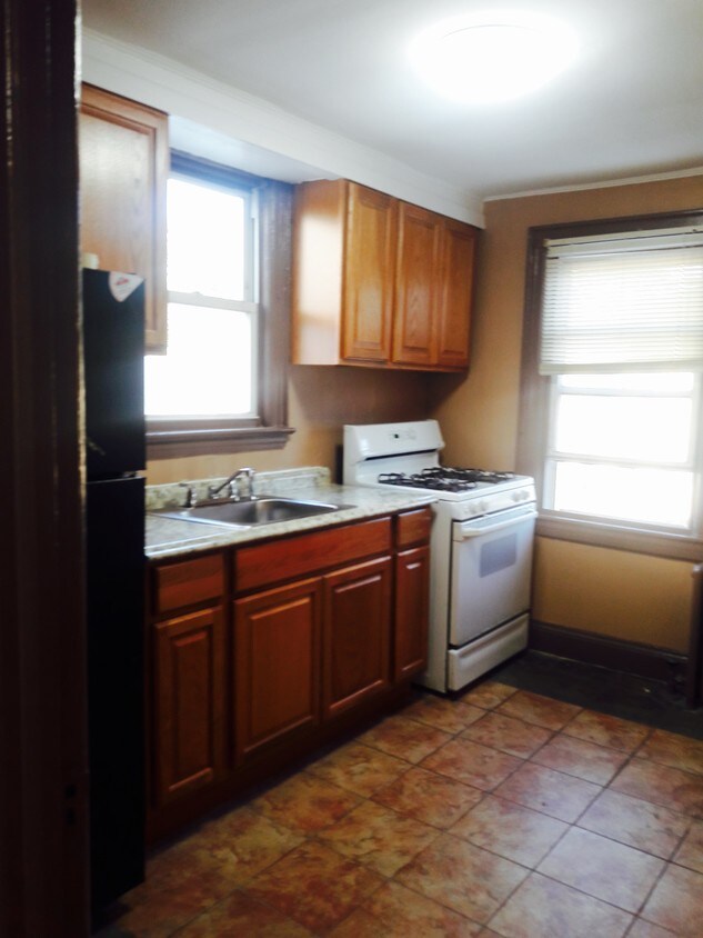 Kitchen - 137-56 231st St