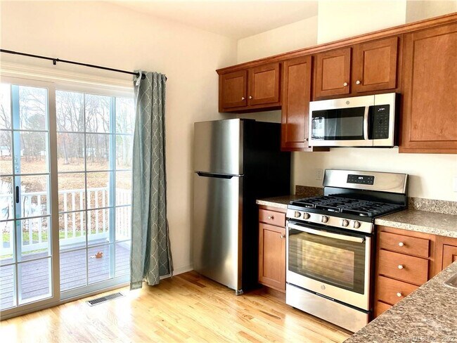 Building Photo - 112 Pepin Pl