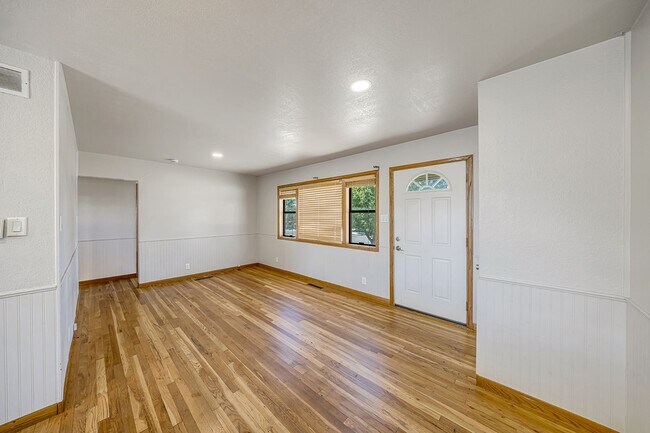 Foto del edificio - 1350 N 17th St
