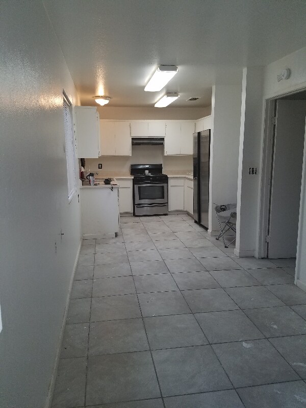 1716 Jefferson St Unit A, Bakersfield, CA 93305 Room for Rent in