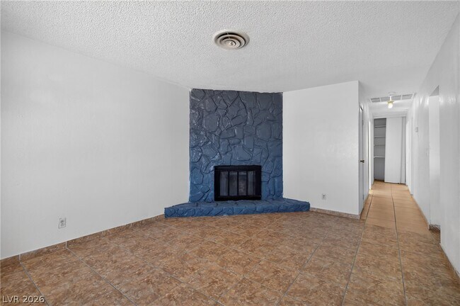 Building Photo - 3421 Lillis Cir