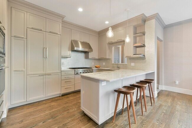 Building Photo - 13 Greenough Ave