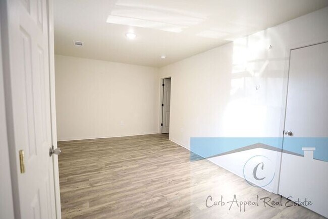 Building Photo - 1-bed, 1-bath apt - HUD accepted
