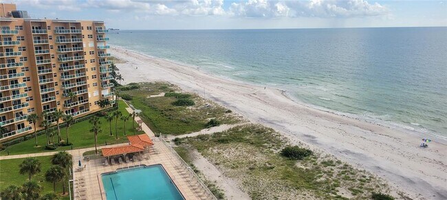 Building Photo - 880 Mandalay Ave