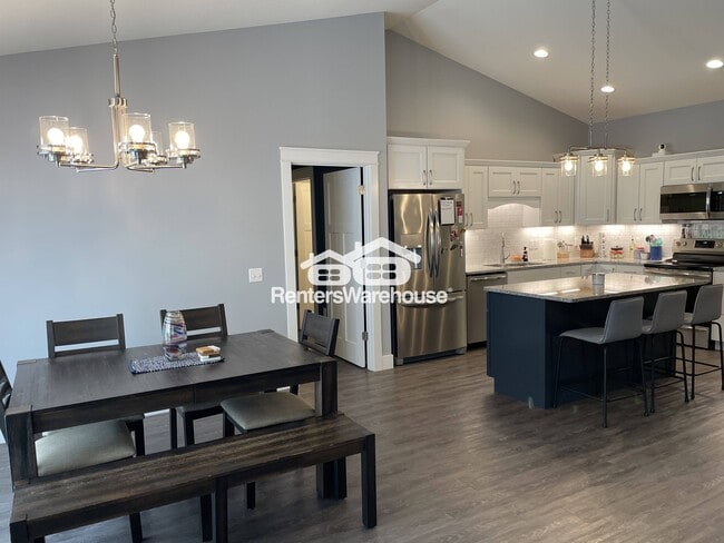 Building Photo - 4941 Field Crest Ln