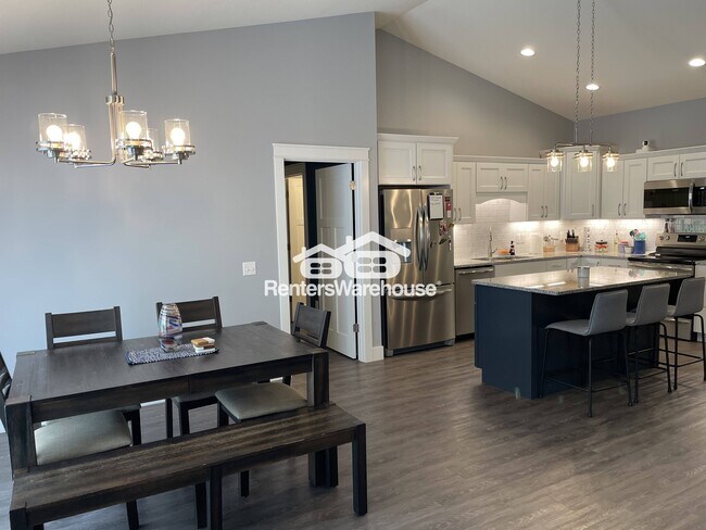 Foto del edificio - 4941 Field Crest Ln