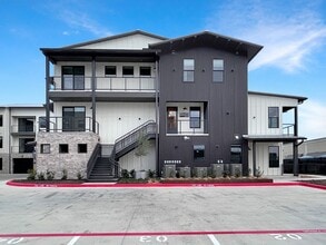 Building Photo - 630 Central Pkwy