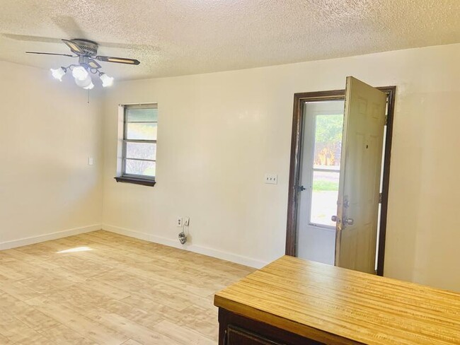 Foto del edificio - 3828 S Hudson Ave