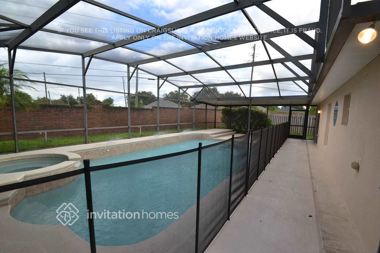Foto del edificio - 14007 Econ Woods Ln