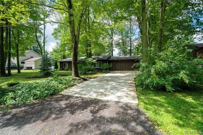 Building Photo - 8376 Cobblestone Ct