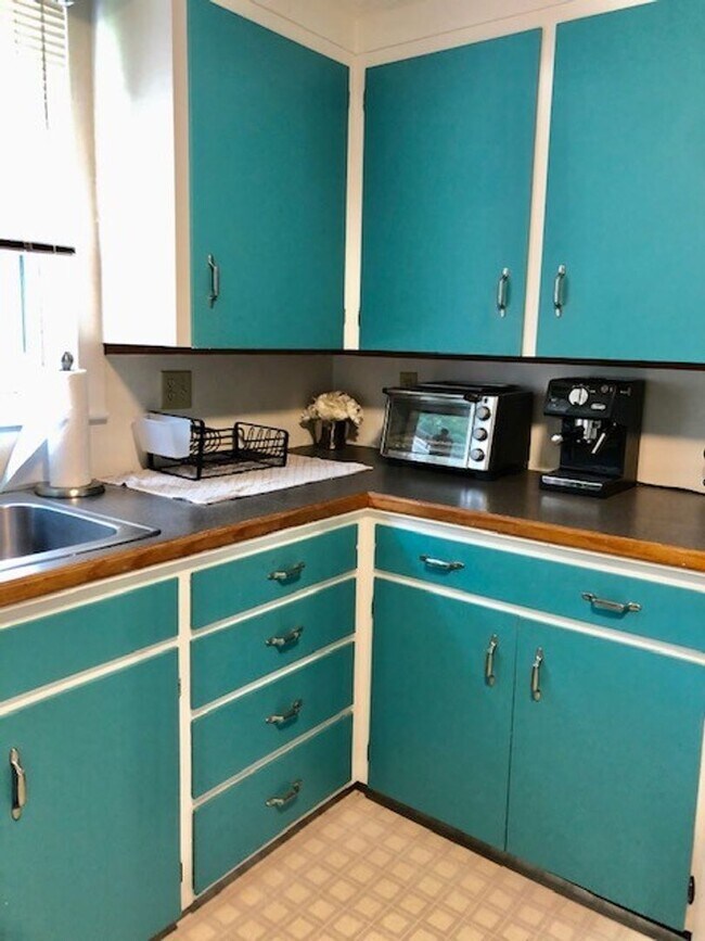 Foto del edificio - AVAIL. 3/15: 2 Bed/1 Bath: Amesbury, MA